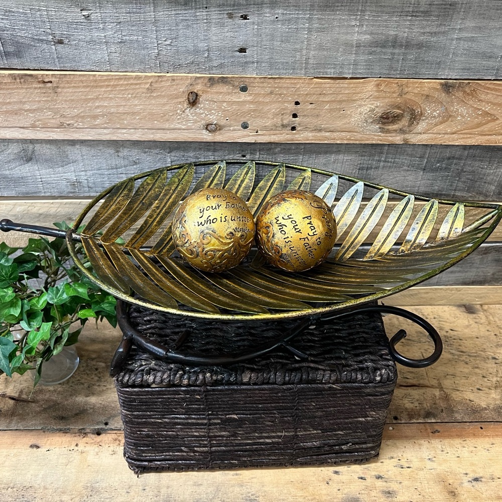 Wrought Iron and Metal Palm Leaf Centerpiece Tray